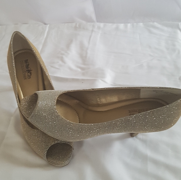 Classy Coach and four High heels size 8 - Picture 3 of 8